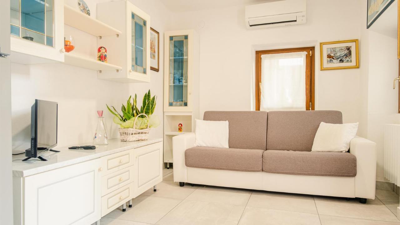 La Casa Di Nonna Agnese - Italian Homing Daire Padenghe sul Garda Dış mekan fotoğraf